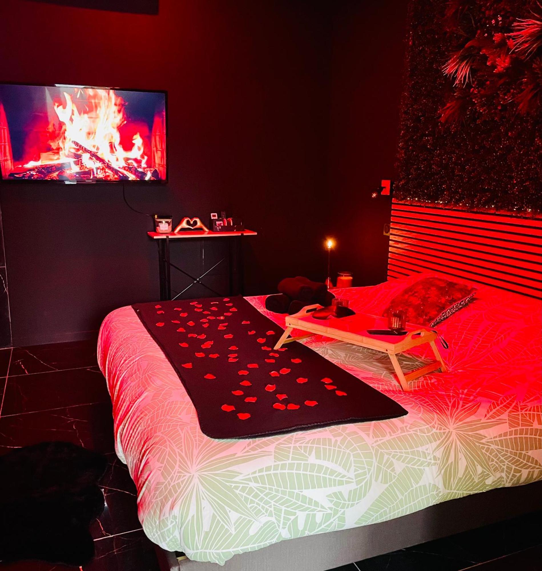 Jungle Love Room De L Hermitage Турнон-сюр-Рон Екстер'єр фото